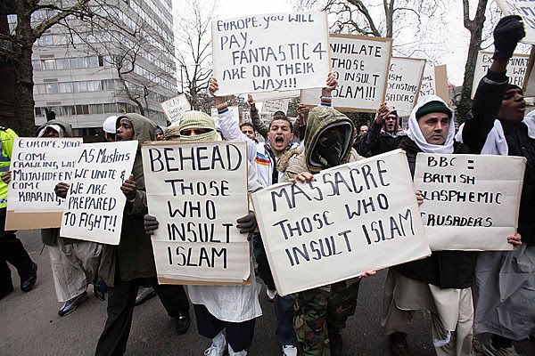 Forum Image: http://i306.photobucket.com/albums/nn242/Stenta56/postedonsites/behead_those_who_insult_islam1.jpg