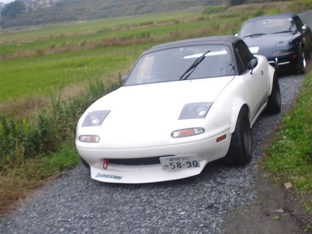 [Immagine: MX5whitewats18.jpg]