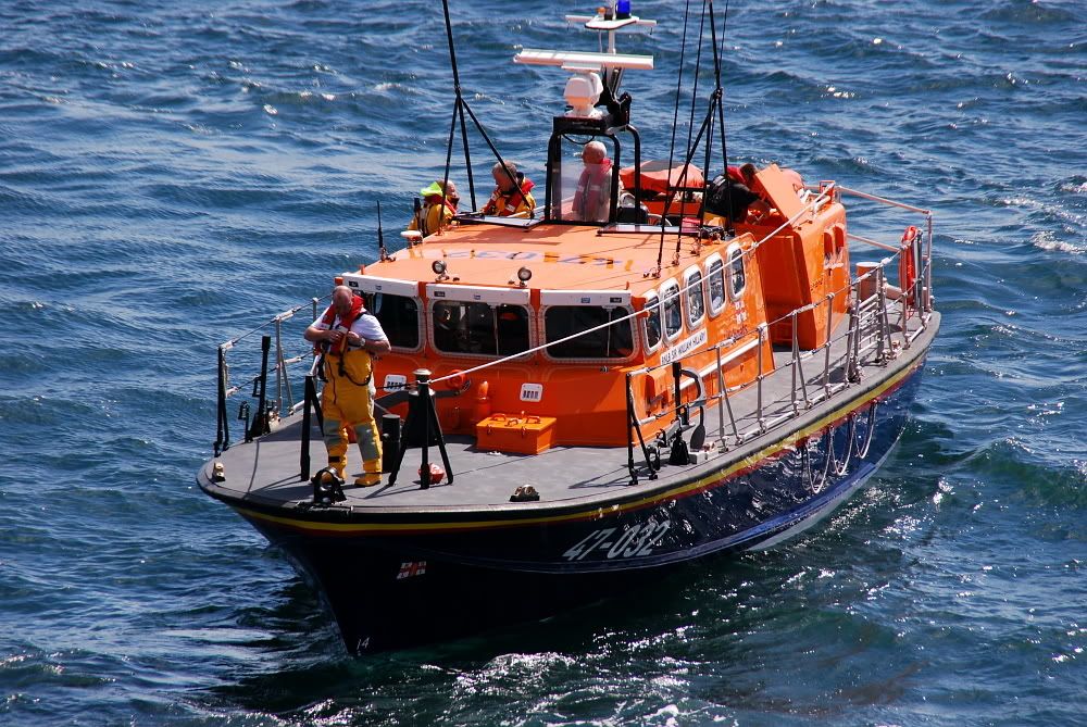 dlj-lifeboat-020808-4.jpg