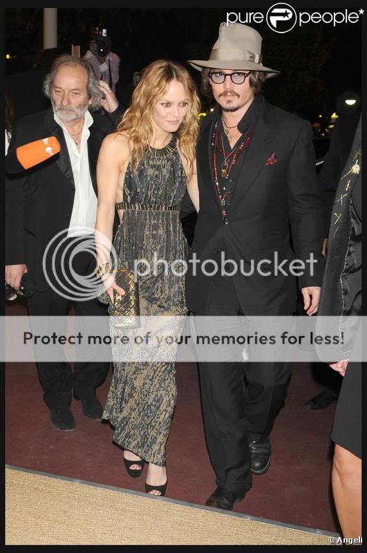 http://i306.photobucket.com/albums/nn241/Helga_Depp/413068-vanessa-paradis-et-johnny-de.jpg