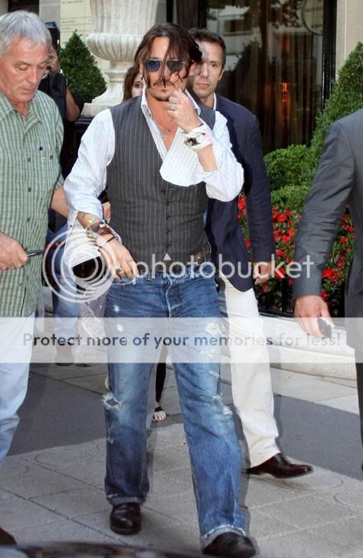 http://i306.photobucket.com/albums/nn241/Helga_Depp/Paris_2009_07_05.jpg