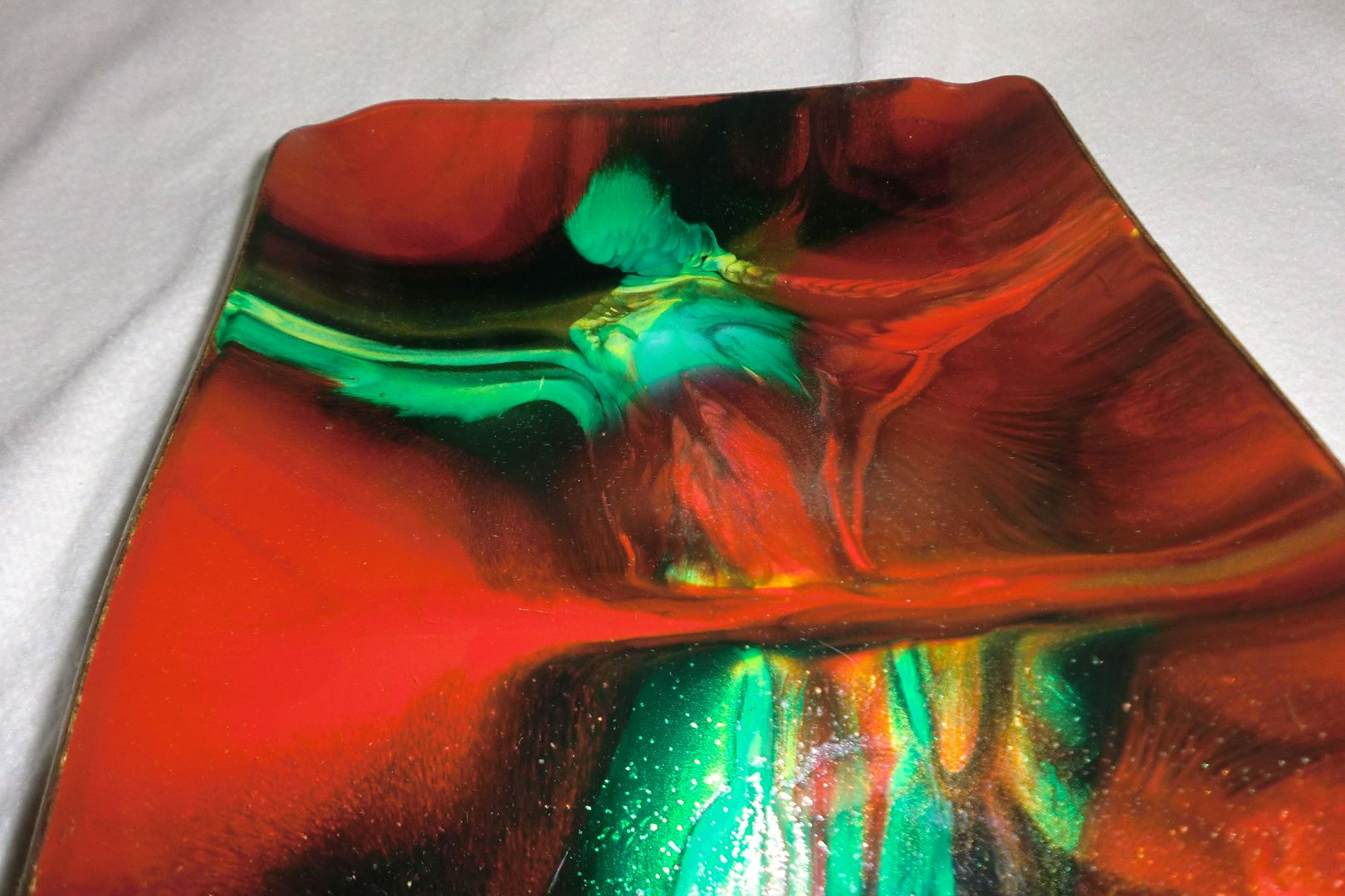 SEETUSEE MAYFAIR LEATHER BACK PSYCHEDELIC RED ART DISH  