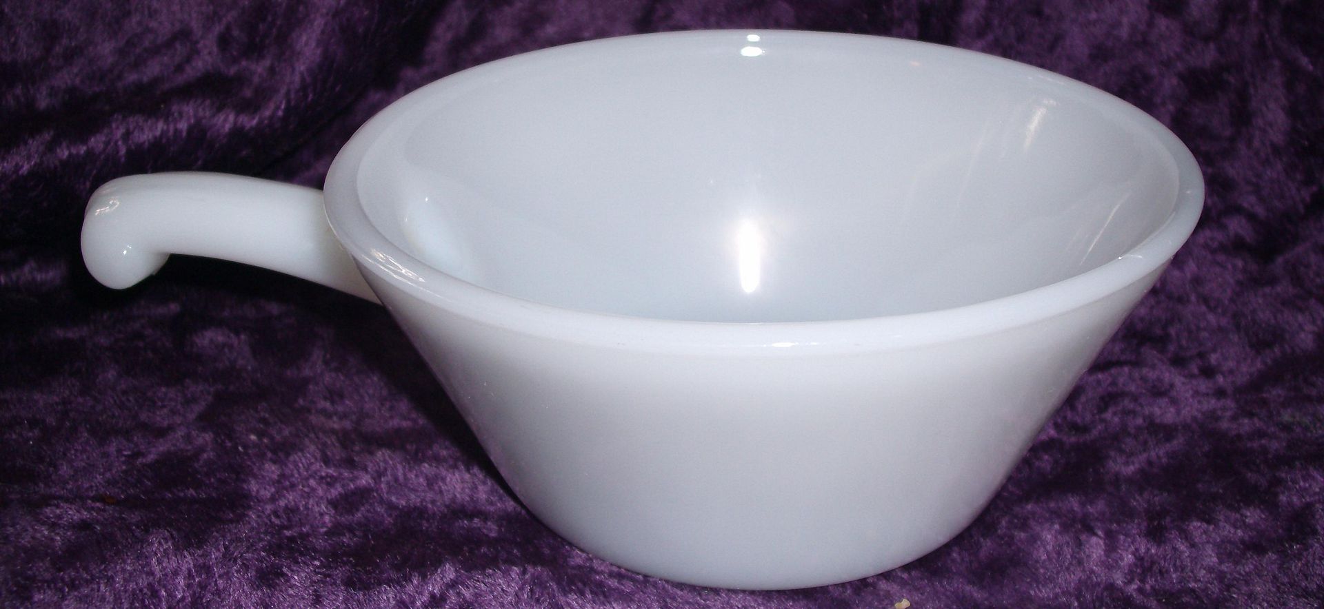 FIRE KING WHITE SOUP BOWL with HANDLE ANCHOR HOCKING LUG 5  